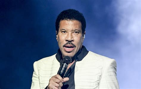 lionel richie tour reviews