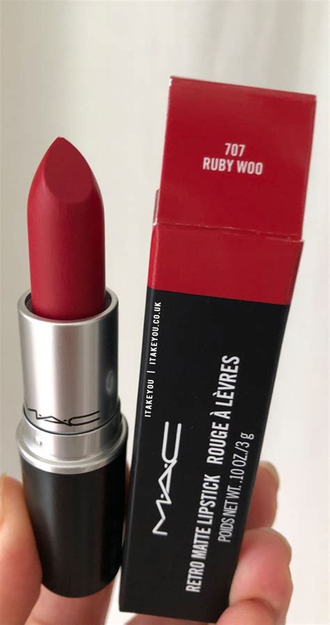 MAC Matte Lipstick, Ruby Woo, 30 g 773602040605 Amazon.ae Beauty