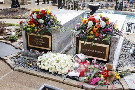 lisa marie presley grave