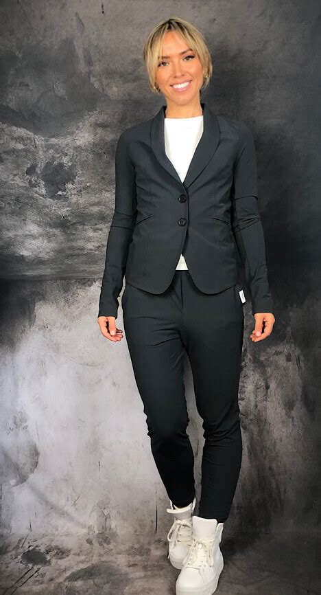 Unveiling Lisa Shadow's Mysterious World: A Hidden Story