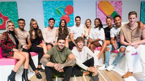 list of all love island contestants