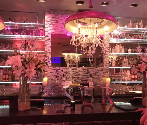 list of lisa vanderpump restaurants