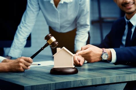 litigation real estate lawyer