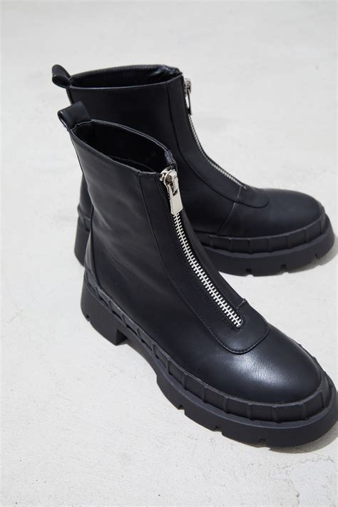 little black boots clothes