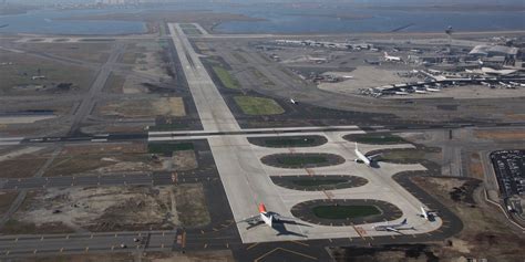 live airport webcam streaming of jfk