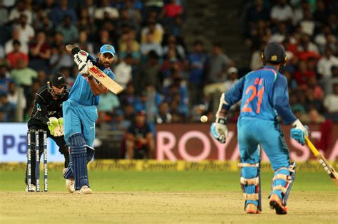 live cricket score india news highlights