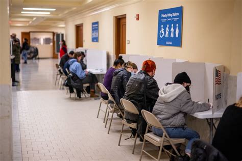 Live Voting Center Image