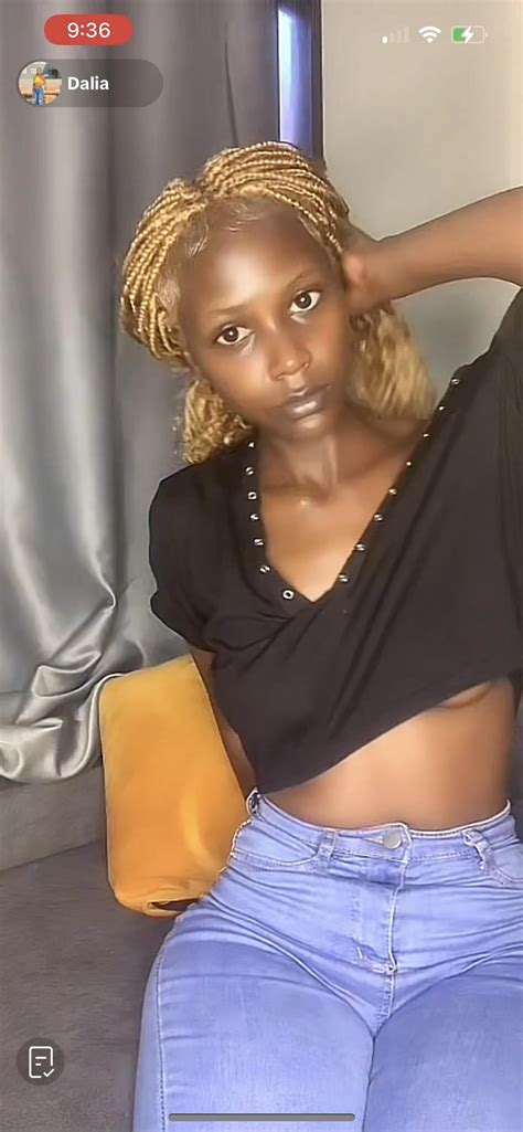Doja Cat Live Stream Nipple Slips Multiple times. Cropped video..
