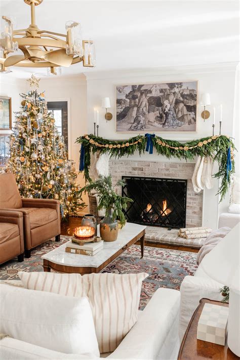 Stylish And Cozy Christmas Living Room Decor Ideas Private Comfy Oasis
