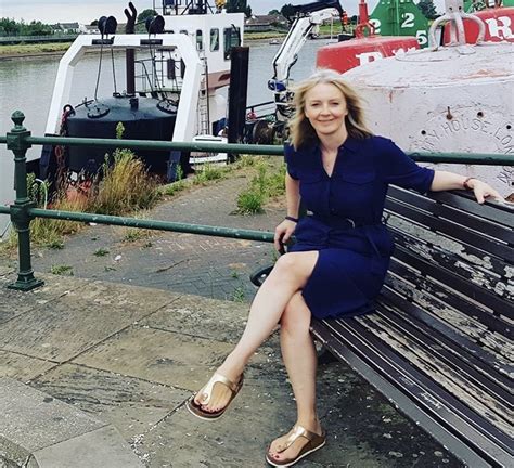 liz truss height in feet