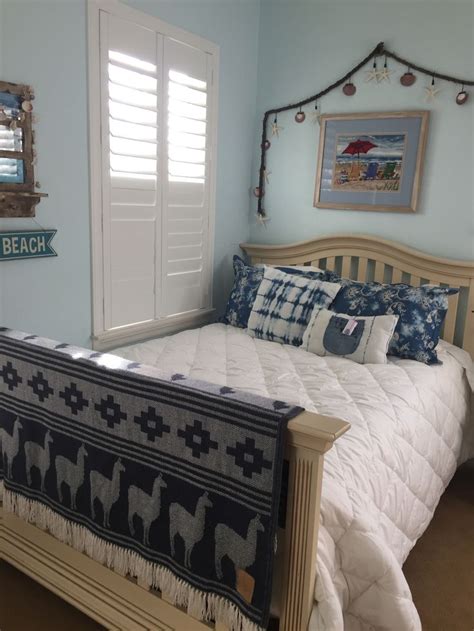 Unicorns back to the clouds, LLAMAS have arrived… Llama