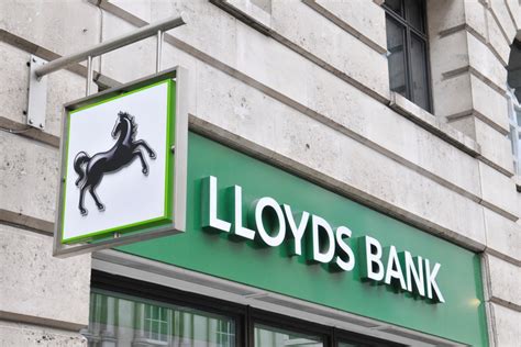 lloyds bank customer reviews
