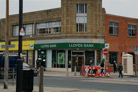 lloyds bank holderness road hull