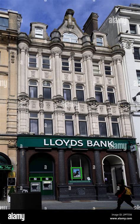 lloyds cardiff