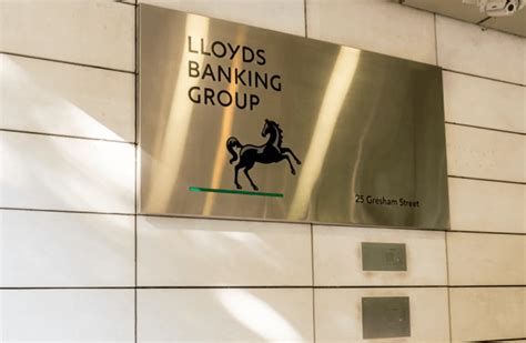 lloyds share trading