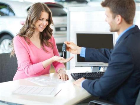 loaner cars at dealerships