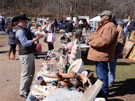 local flea markets this weekend