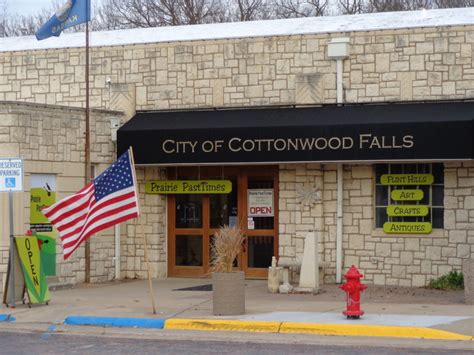 local news in cottonwood falls