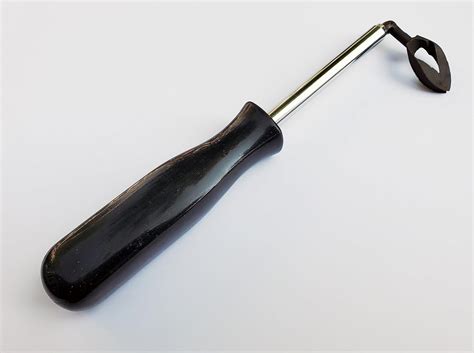 Locking Strip Insert Tool