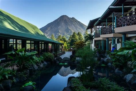 lodging near volcano national park deals