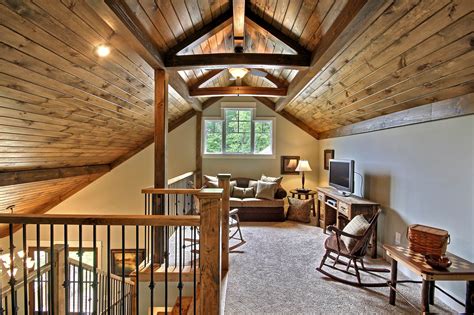 Stylish Loft Bedroom Design Ideas18 Log.Cabin Cabin