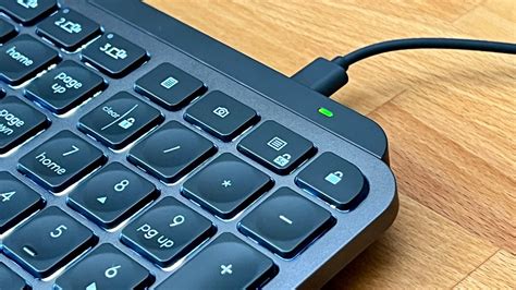 logitech mx keyboard charge time