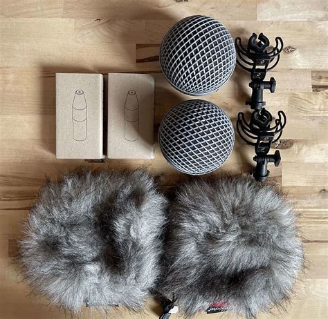 Lom Microphones