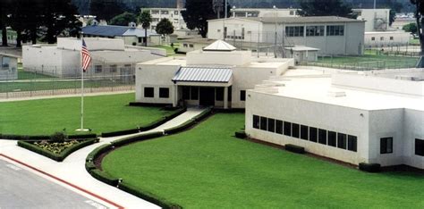 lompoc federal prison