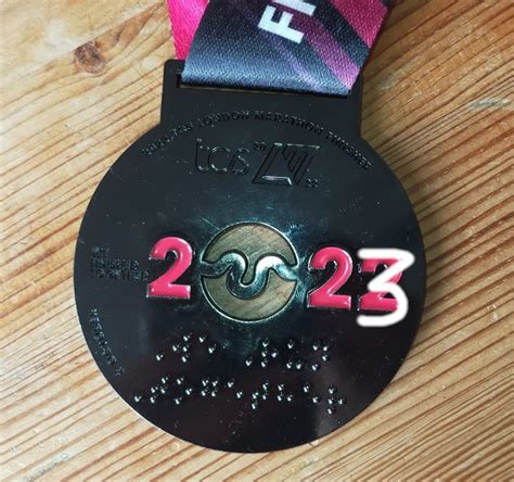 london marathon medal 2023