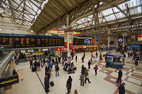 london victoria train station