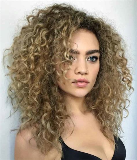  79 Stylish And Chic Long Curly Hair Styles 2023 For Short Hair