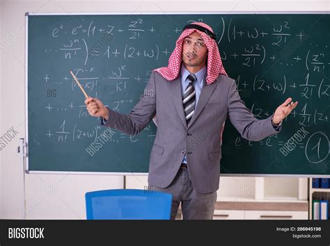 looking for arabic teacher