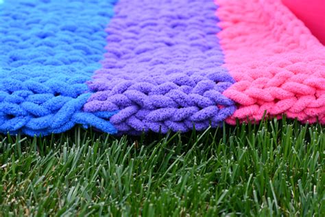 Loop Yarn Textured Blanket