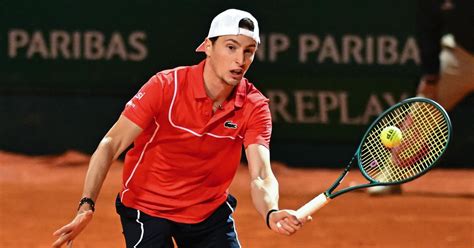 lorenzo sonego vs ugo humbert