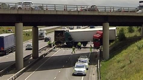 lorry crash a34 today