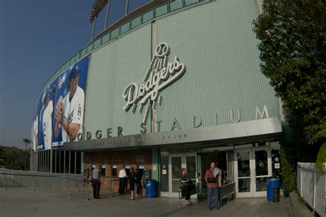 los angeles dodgers box office phone number