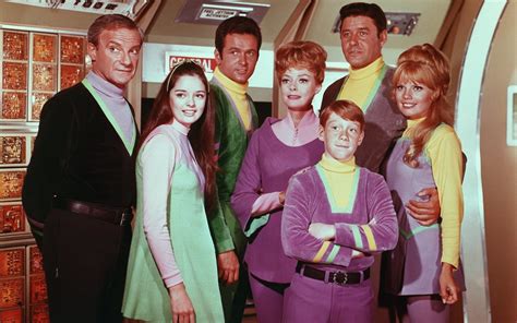 lost in space show cast