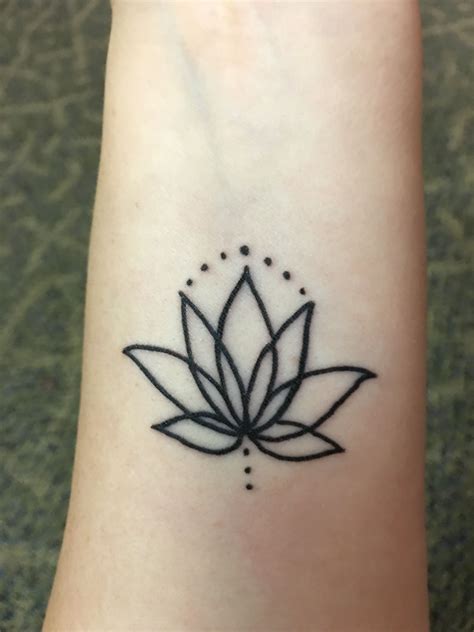 Cool Lotus Flower Small Tattoo Designs References