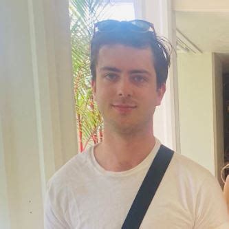 Louis Folds Music Artist