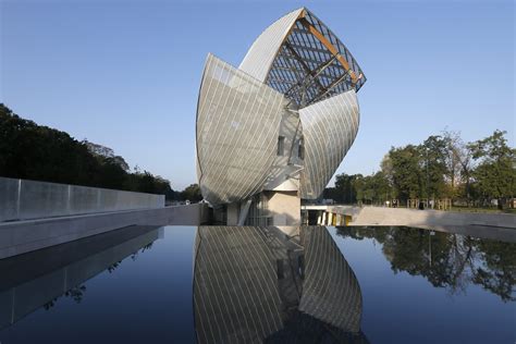 louis vuitton foundation france arch