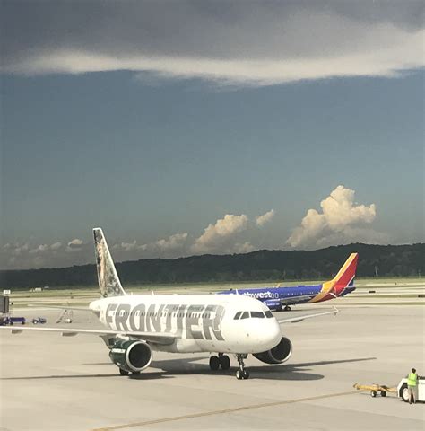 Low Cost Carrier Pros