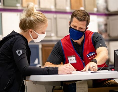 lowe's sales associate