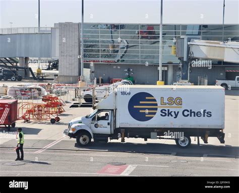 lsg sky chefs jfk