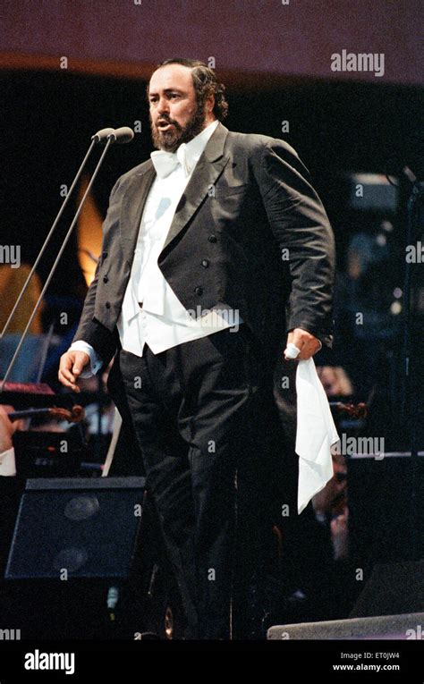 luciano pavarotti full concert