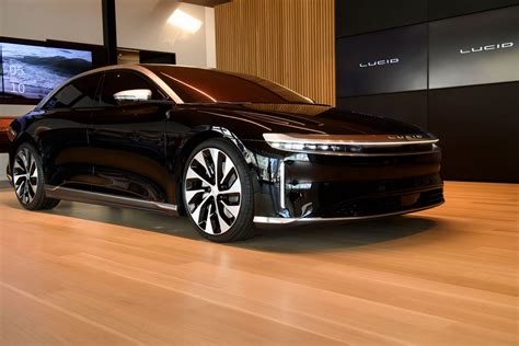 lucid air car reviews