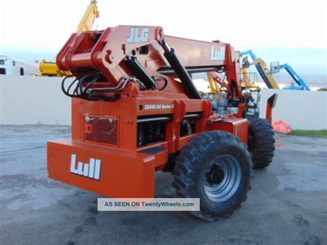 Lull With Outriggers