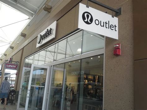 lululemon outlet stores location near me