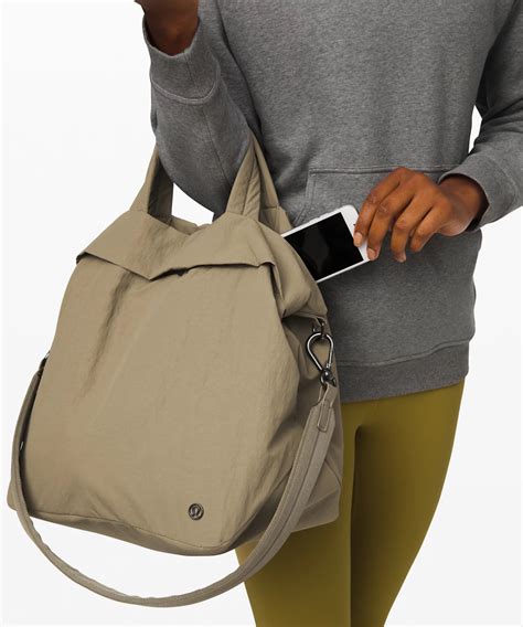 lululemon shoulder strap laptop bag