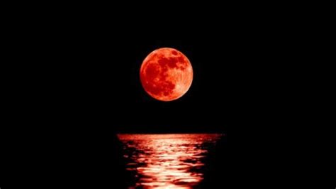luna roja significado
