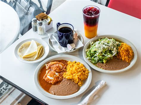 Discover the Best Lunch Spots in Houston: A Culinary Delight Awaits!